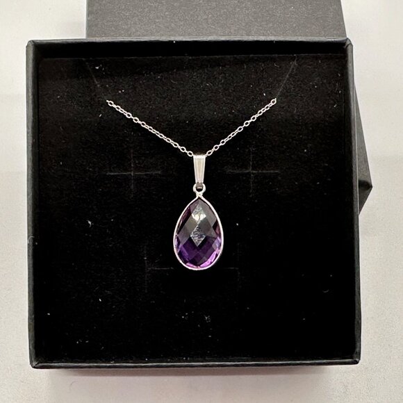 Beautiful Pear Cut 6.05 Ct Purple Amethyst Pendant -  Sterling Silver with Chain - Picture 5 of 5